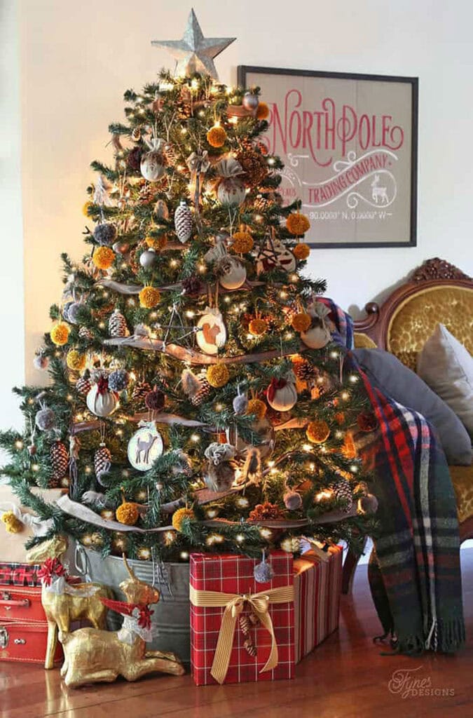 Rustic Christmas Tree Ideas for a Warm, Country Holiday Look | Fynes ...