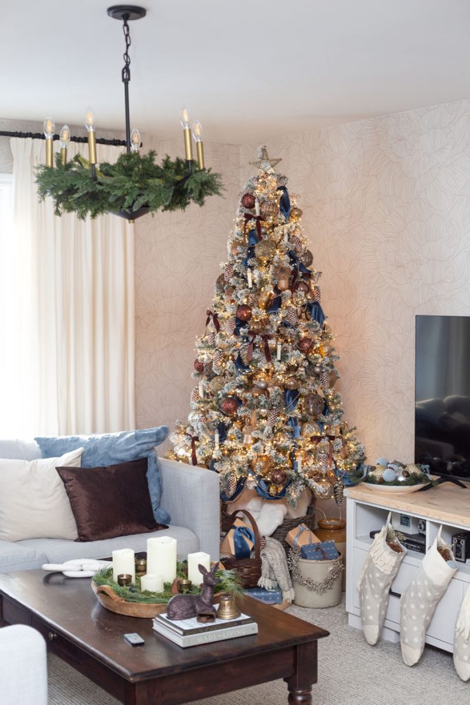 Elegant Blue and Gold Christmas Tree Ideas for a Timeless Holiday Look ...