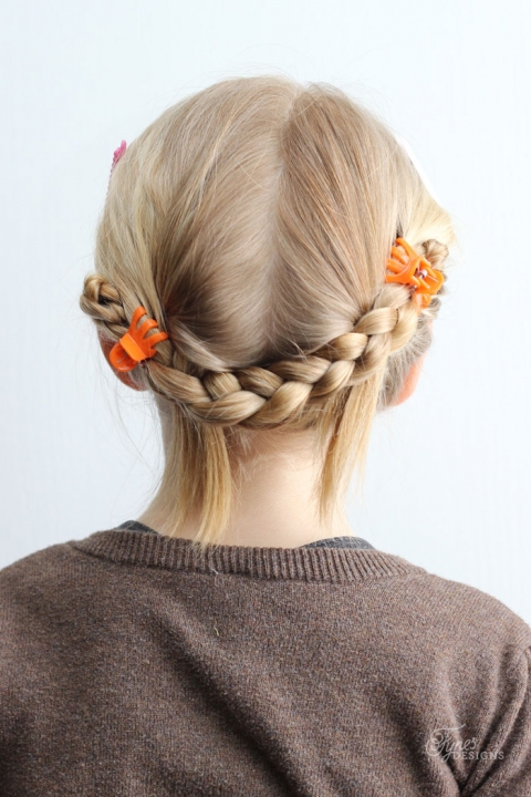 Perfect holiday hairstyles: Tied with a bow