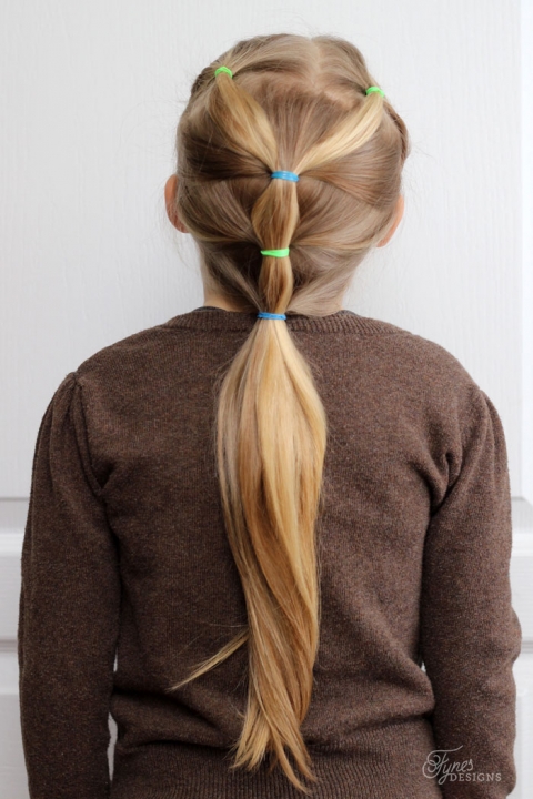 EASY PONYTAIL HAIRSTYLE FOR SCHOOL ❤️ I love ponytail hairstyles because  they're so easy to do. This one is fun because it just loo... | Instagram