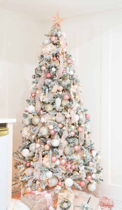 Decorate A Christmas Tree With Ribbon
